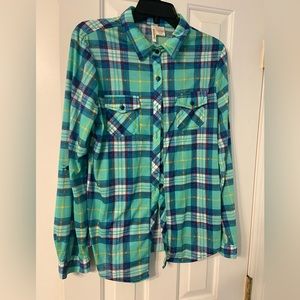 Flannel. Button up. Green. Soft